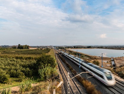 Greening the railways: Do hybrid trains stand a chance?